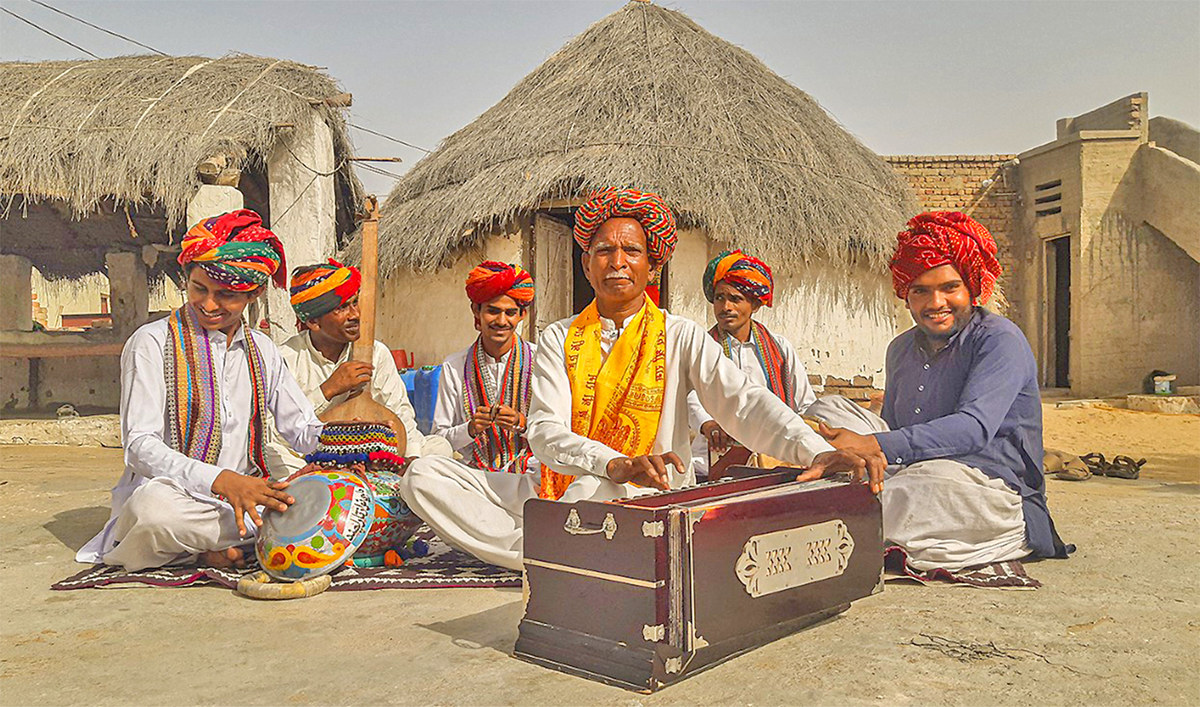 Folk musicians